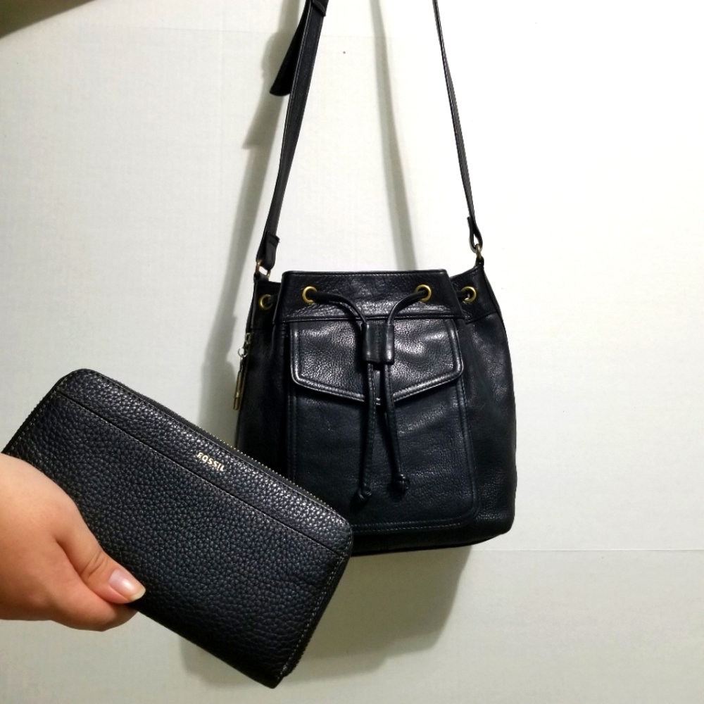 Fossil bag with matching wallet